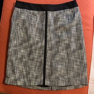 Black and white tweed skirt